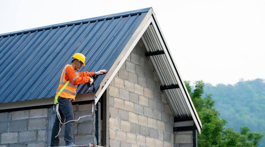 Expert Emergency Roof Repairs services in Latonia, KY